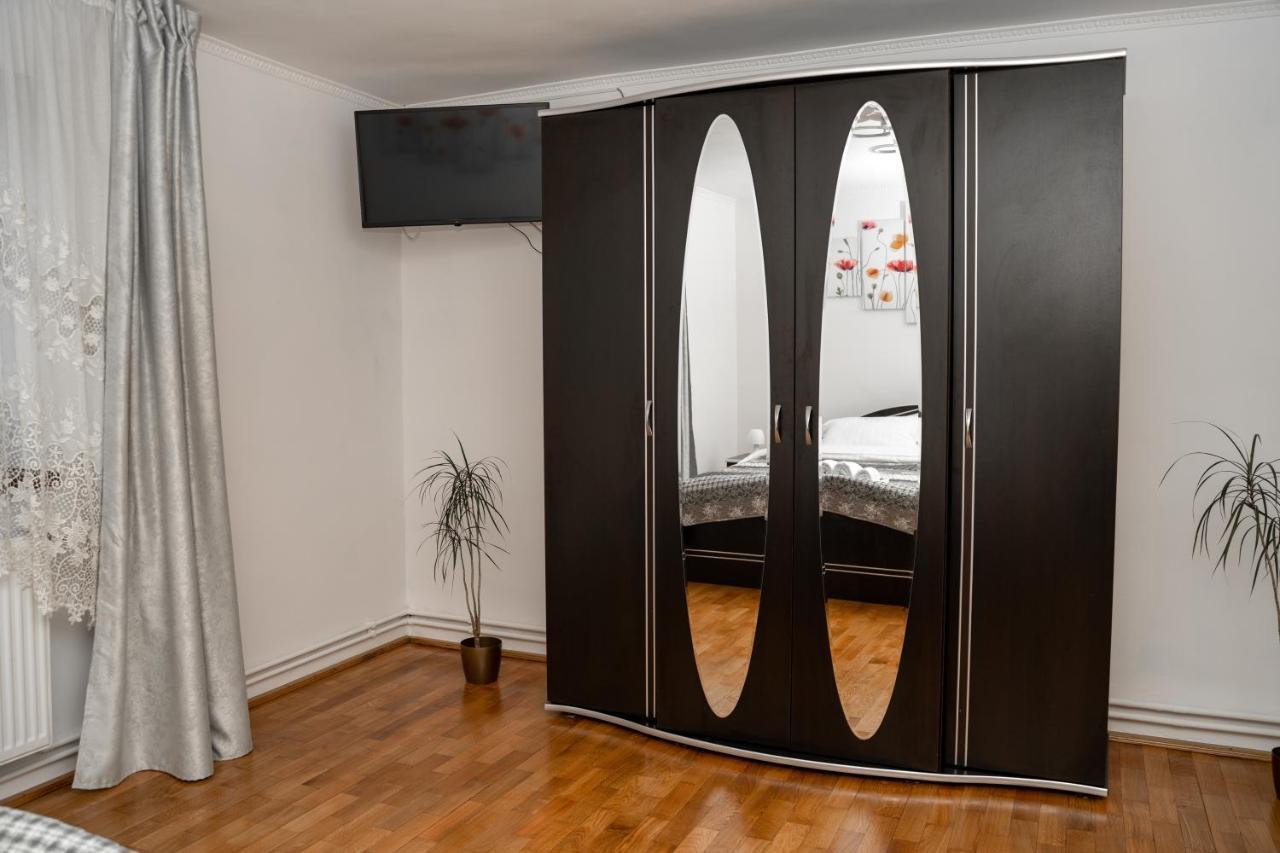 Apartament Panoramic La Casa In Comuna Решинари Экстерьер фото